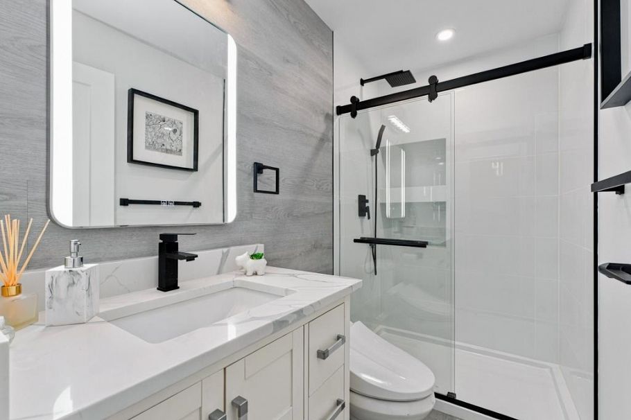 2045 Kirkstone Road North Vancouver, BC - 12
