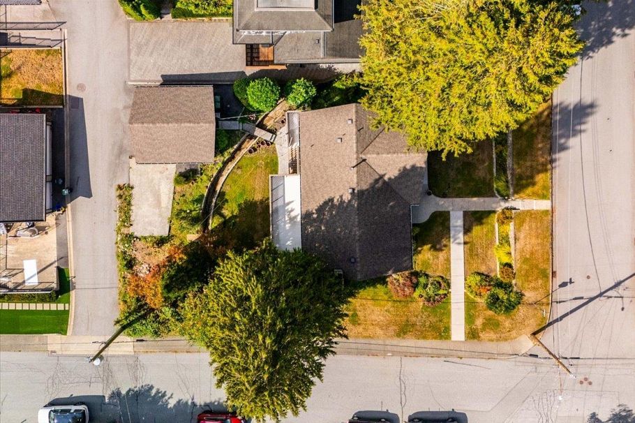 4295 Nottingham Road North Vancouver, BC - 33