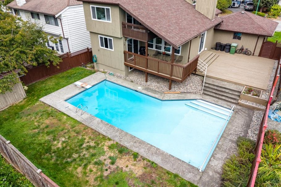 2045 Kirkstone Road North Vancouver, BC - 33