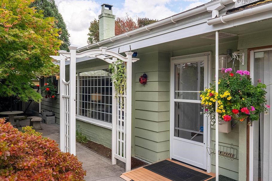 1222 Rosewood Crescent North Vancouver, BC - 1