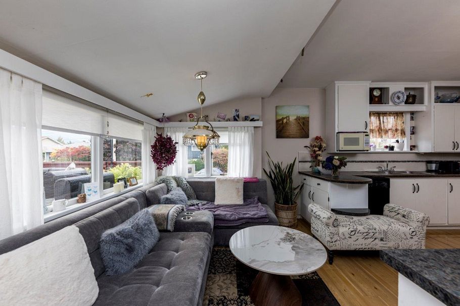 2057 Mahon Avenue North Vancouver, BC - 11