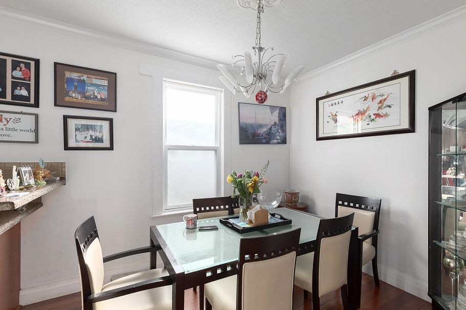 309 E Woodstock Avenue Vancouver, BC - 4
