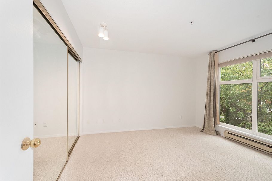 210 2250 W 3rd Avenue Vancouver, BC - 19