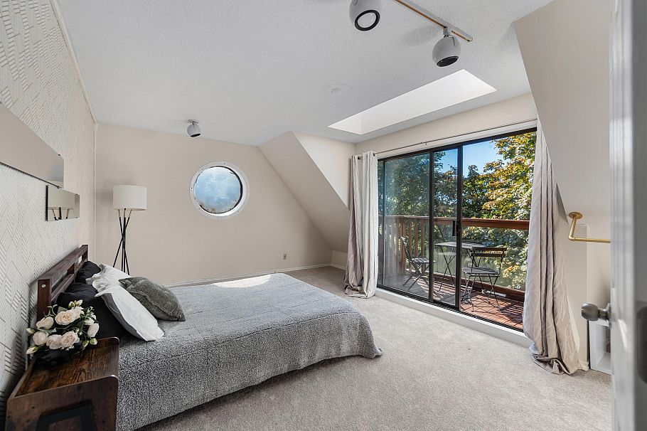 2069 Westview Drive North Vancouver, BC - 32