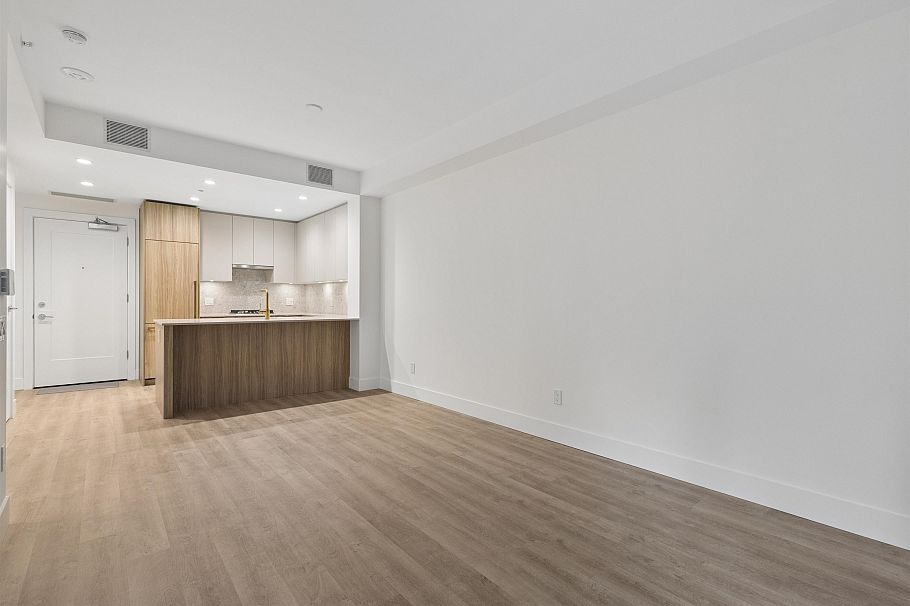 208 2375 Emery Court North Vancouver, BC - 9