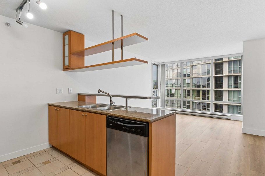 2208 1495 Richards Street Vancouver, BC - 2