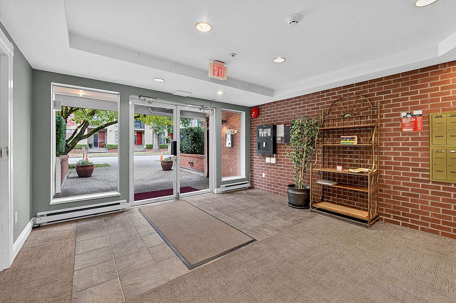 208 2288 W 12th Avenue Vancouver, BC - 4