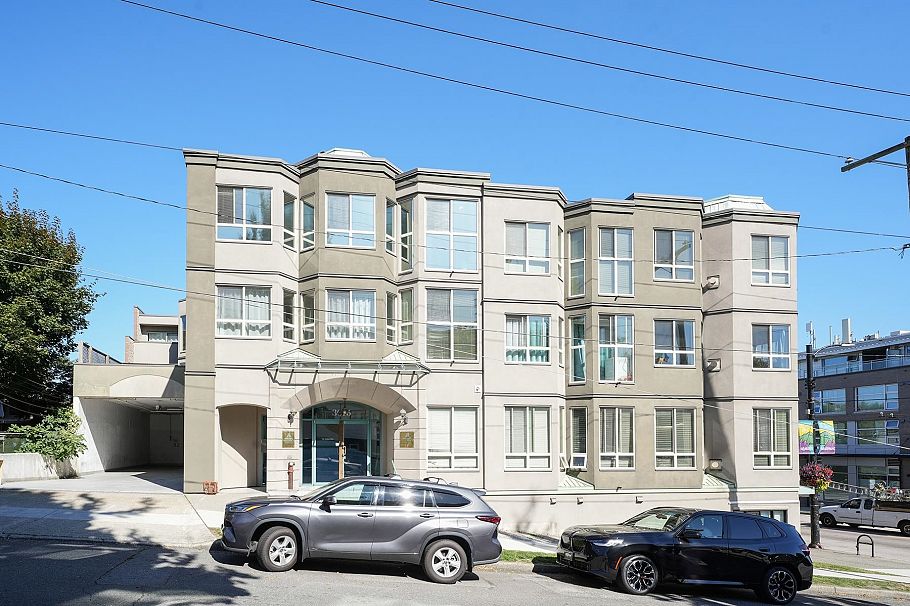 305 3615 W 17th Avenue Vancouver, BC - 1