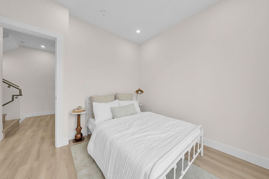 1 3581 Haida Drive Vancouver, BC - 15