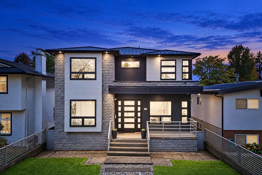 3626 E 48th Avenue Vancouver, BC - 1