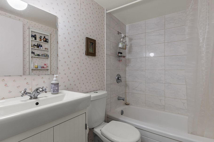 216 1545 E 2nd Avenue Vancouver, BC - 25
