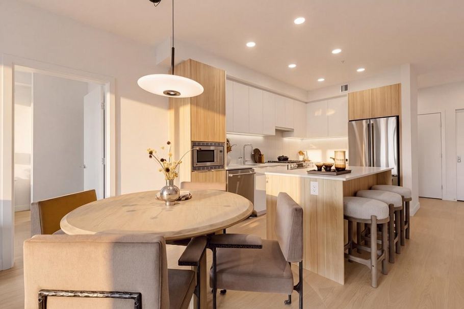 417 2450 Garden Drive Vancouver, BC - 6