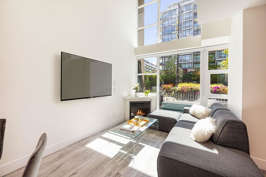 TH8 168 E Esplanade Avenue North Vancouver, BC - 15