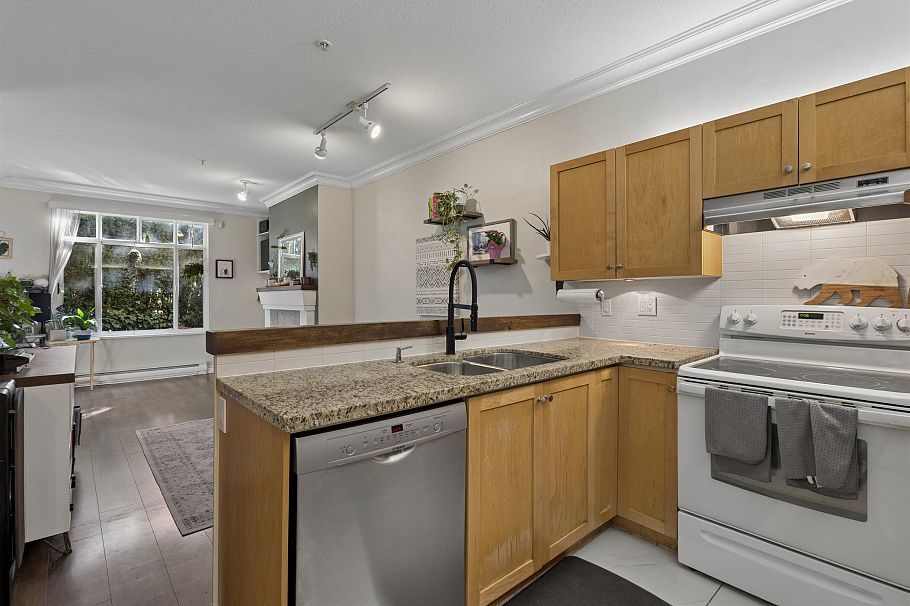 101 1675 W 10th Avenue Vancouver, BC - 13