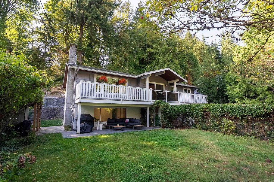 1835 Arborlynn Drive North Vancouver, BC - 1