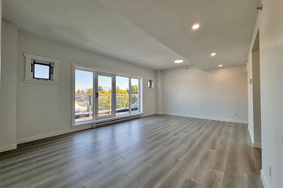 800 2528 E Broadway Vancouver, BC - 5