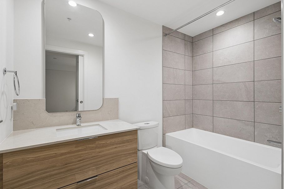 208 2375 Emery Court North Vancouver, BC - 14
