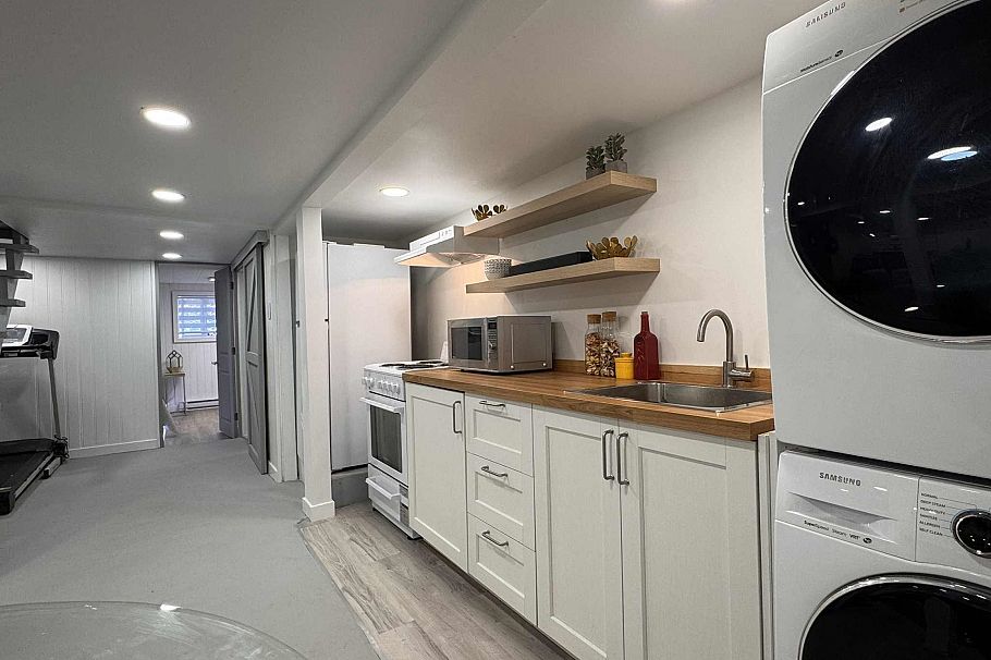 936 W 17th Avenue Vancouver, BC - 21