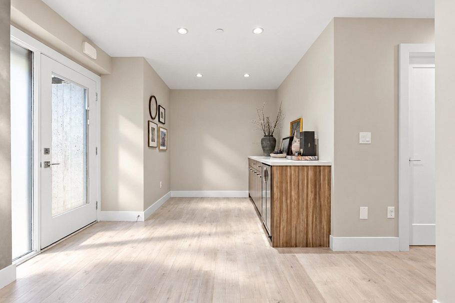 2 233 W 5th Street North Vancouver, BC - 29