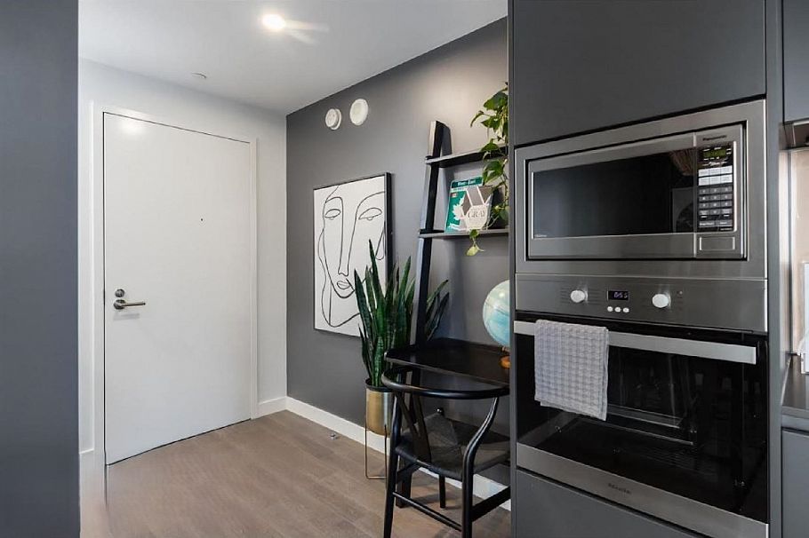 1901 1480 Howe Street Vancouver, BC - 4