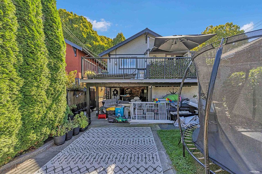2317 Graveley Street Vancouver, BC - 26