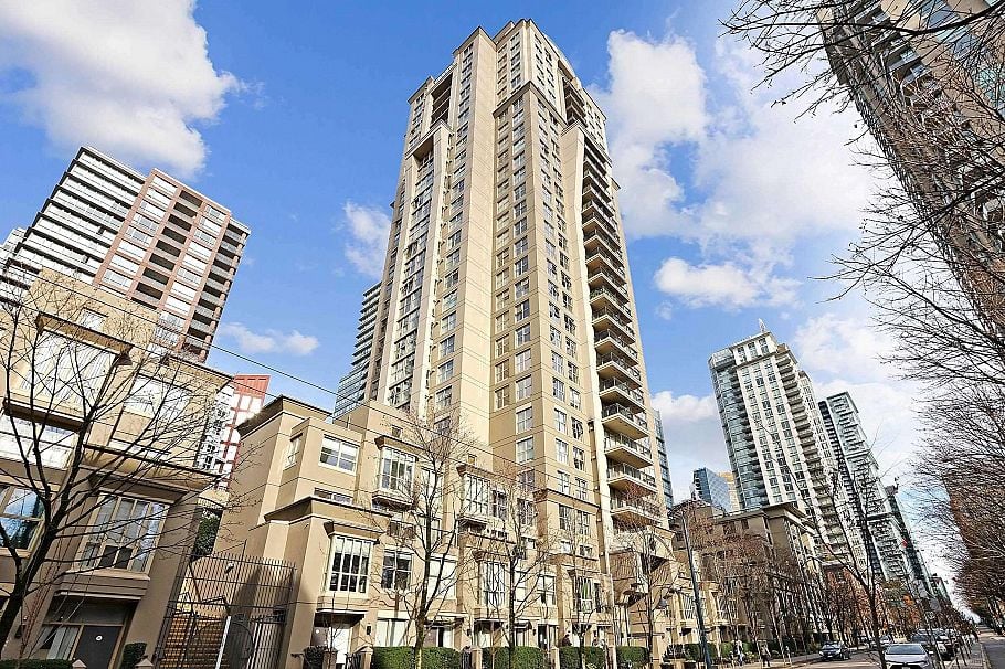 2001 969 RICHARDS STREET, Vancouver BC V6B 3B6 Vancouver, BC - 1