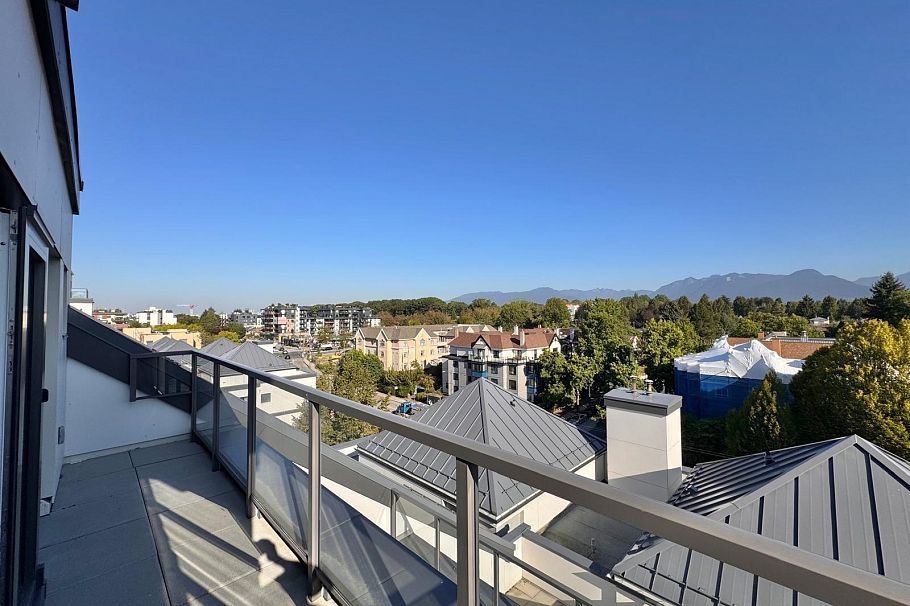 800 2528 E Broadway Vancouver, BC - 22