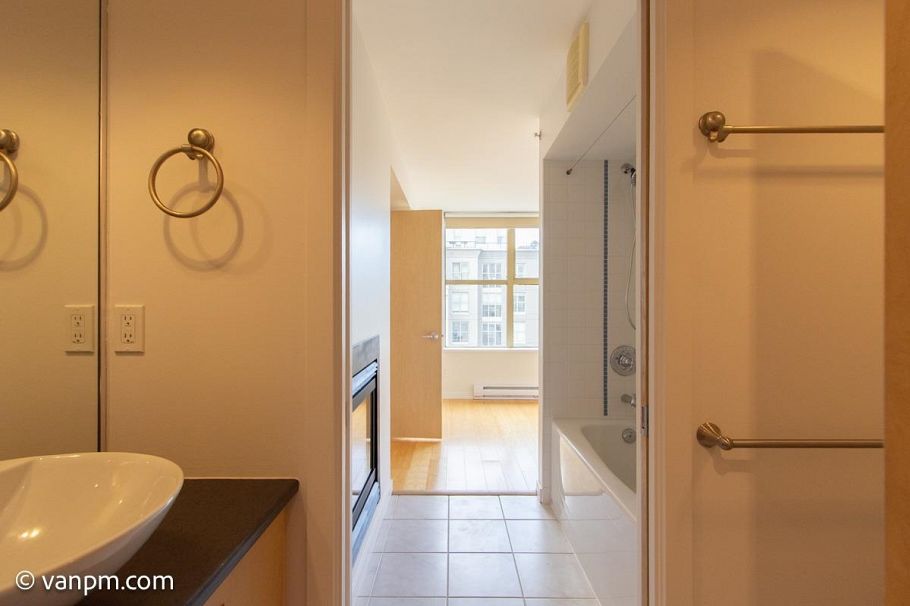 2001 969 RICHARDS STREET, Vancouver BC V6B 3B6 Vancouver, BC - 14