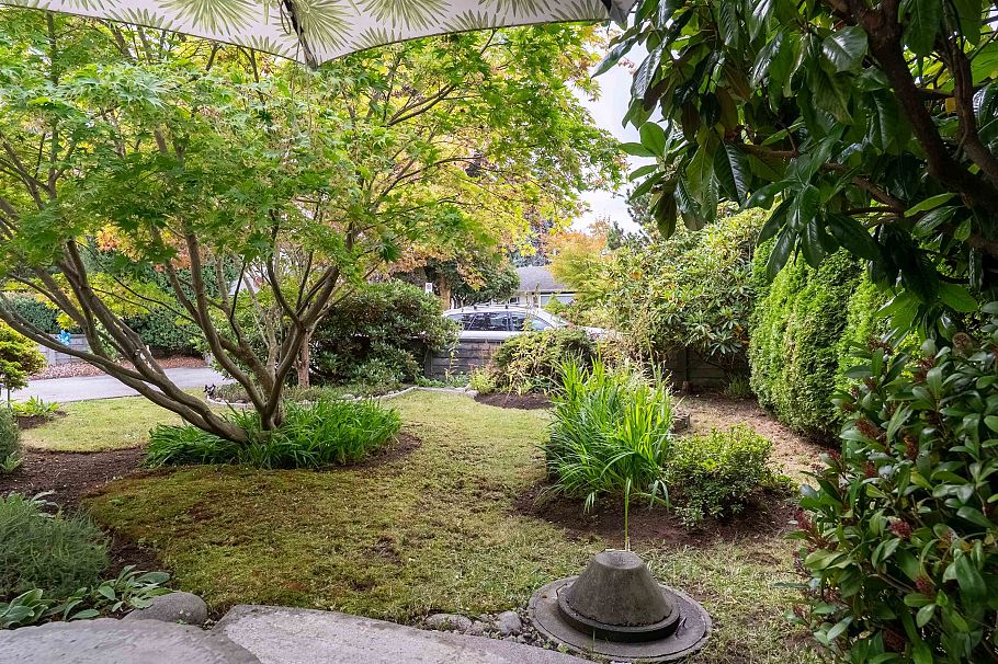 1222 Rosewood Crescent North Vancouver, BC - 4