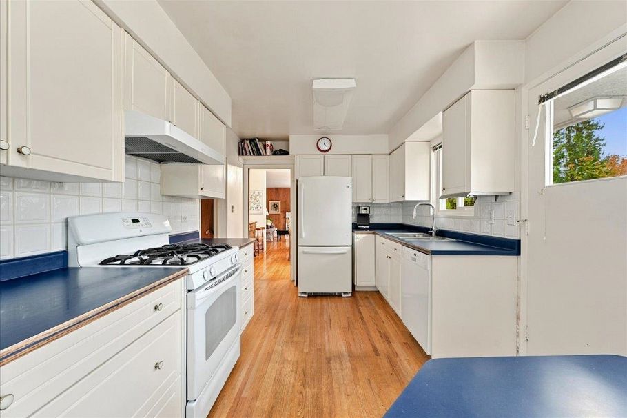 4295 Nottingham Road North Vancouver, BC - 8