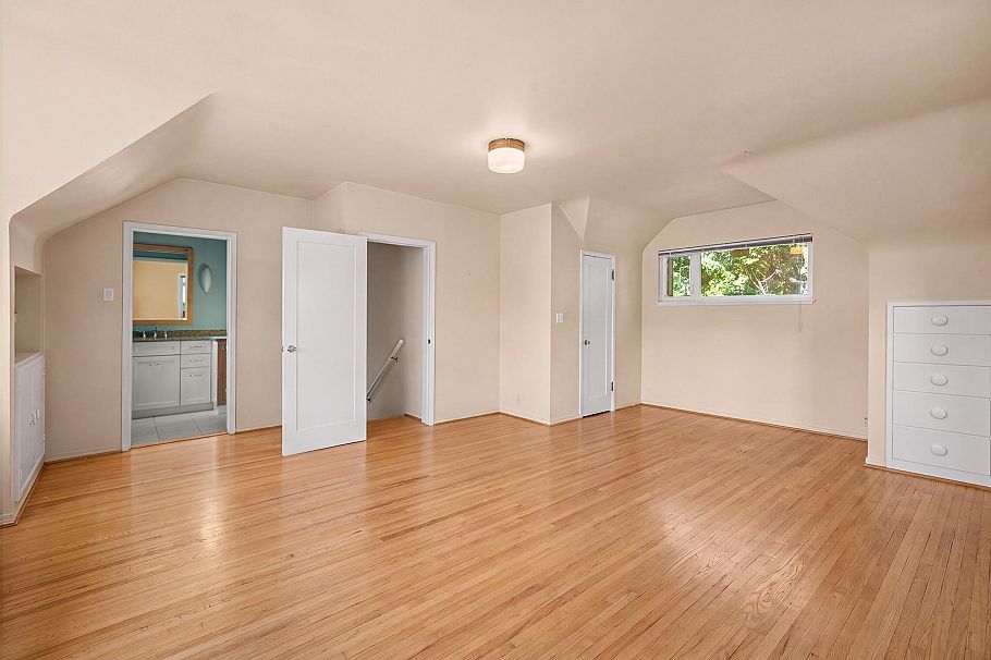 3296 Granville Street Vancouver, BC - 26