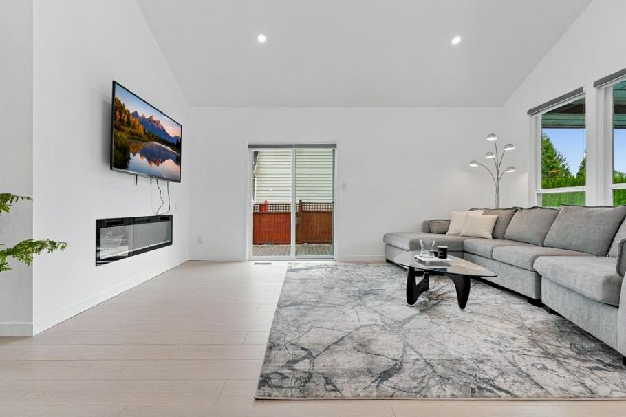 2045 Kirkstone Road North Vancouver, BC - 3
