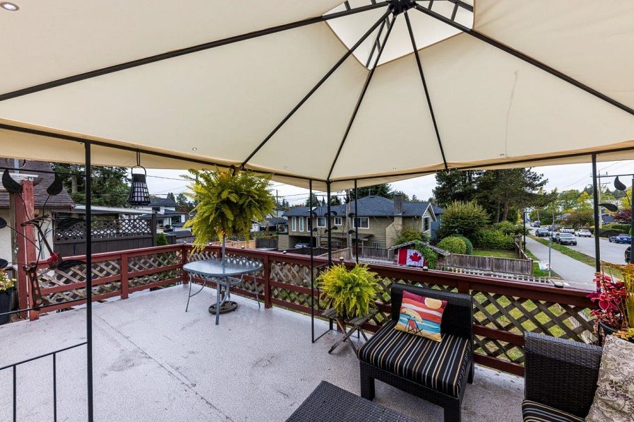 2057 Mahon Avenue North Vancouver, BC - 23