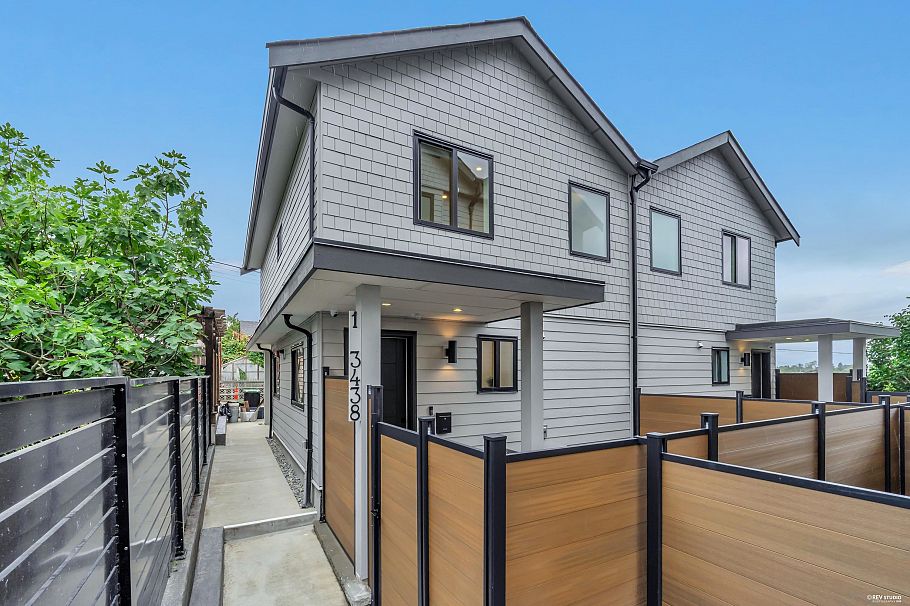 1 3438 Triumph Street Vancouver, BC - 29