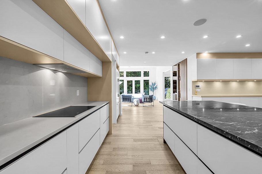 4324 Glencanyon Drive North Vancouver, BC - 5