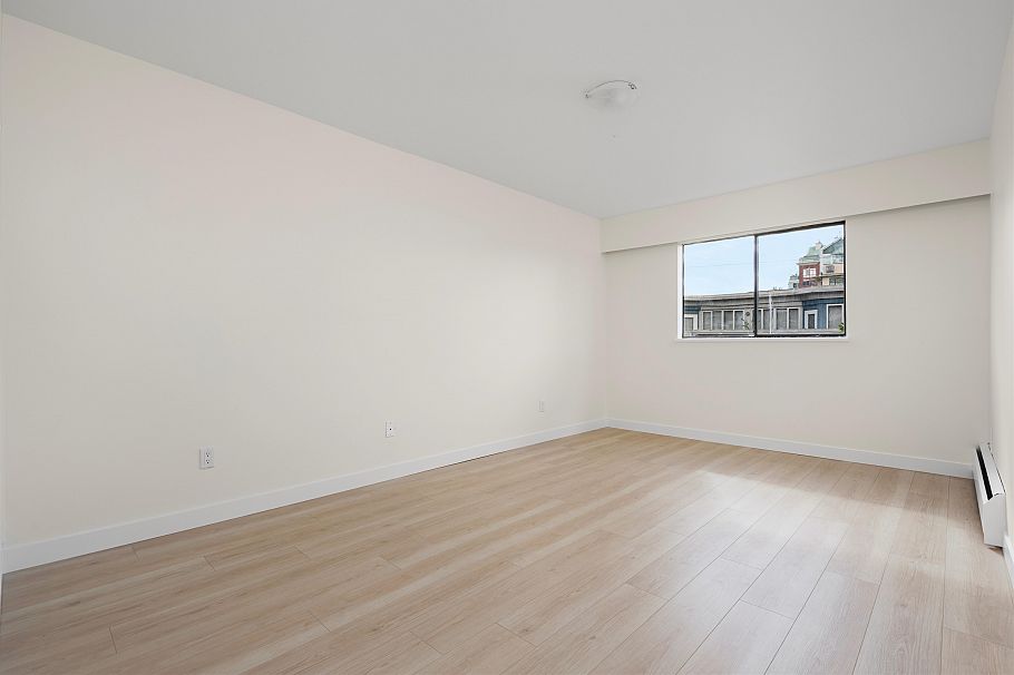 204 127 E 4th Street North Vancouver, BC - 14