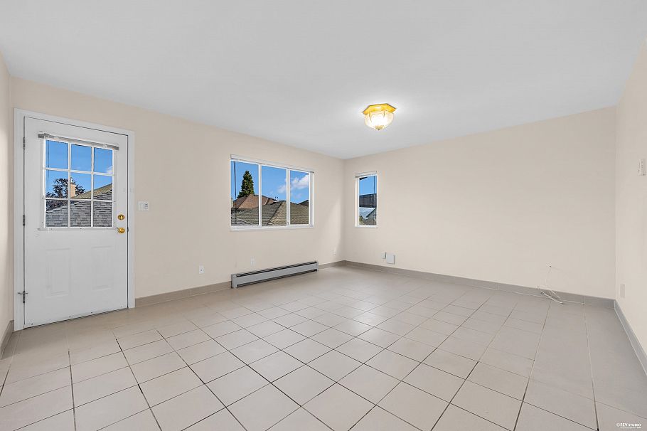 3681 Scales Place Vancouver, BC - 11