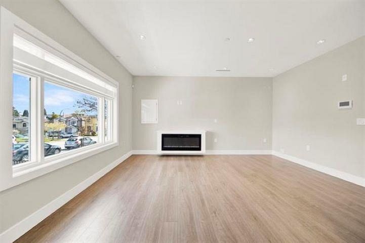 3128 Kings Avenue Vancouver, BC - 3
