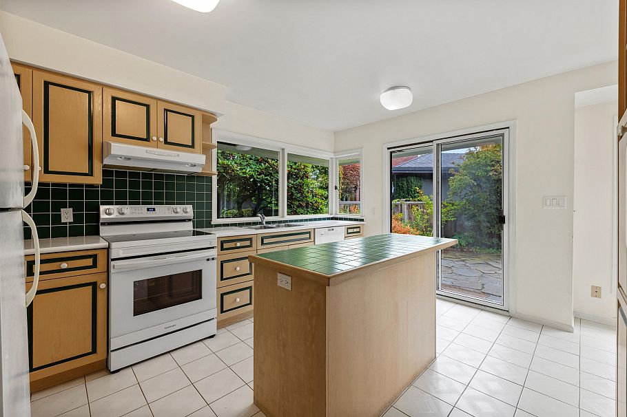 3692 Sunnycrest Drive North Vancouver, BC - 9