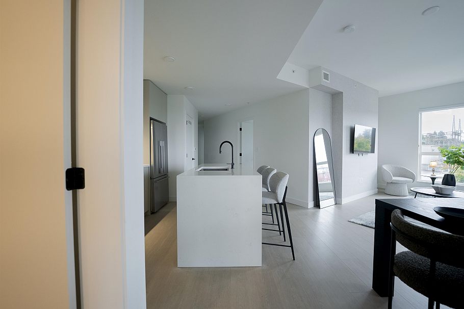 360 422 E 3rd Street North Vancouver, BC - 9