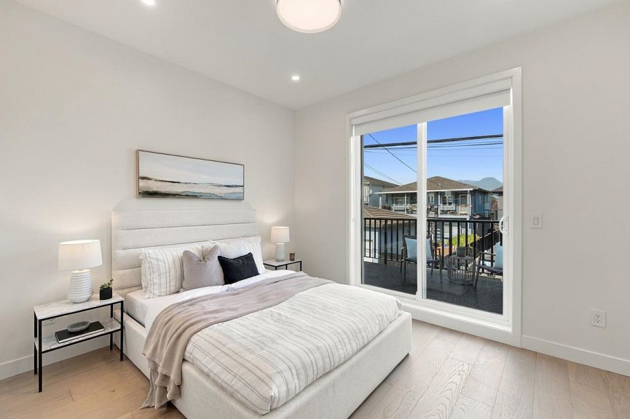 1 3183 Graveley Street Vancouver, BC - 16