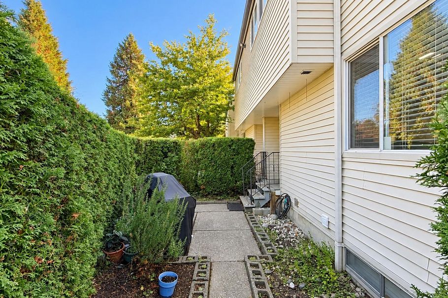 29 3417 E 49th Avenue Vancouver, BC - 1