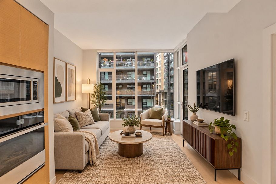 317 3438 Sawmill Crescent Vancouver, BC - 3