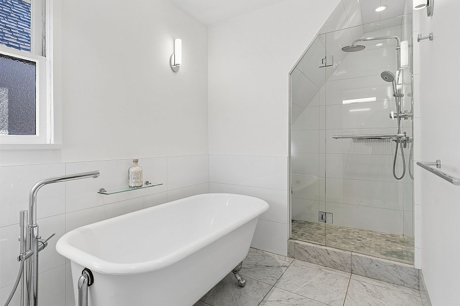 1204 E 14th Avenue Vancouver, BC - 22