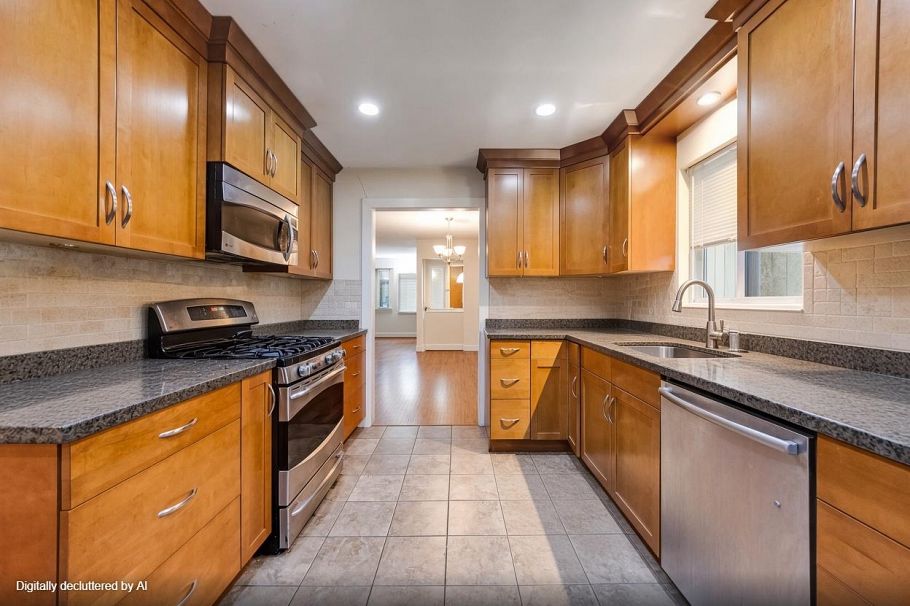 1542 Bond Street North Vancouver, BC - 7