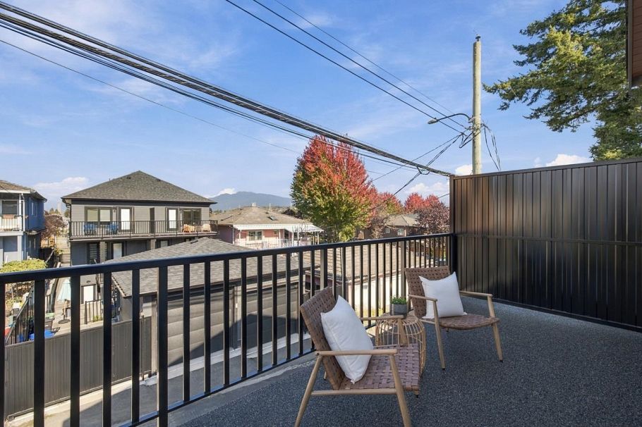 1 3183 Graveley Street Vancouver, BC - 21