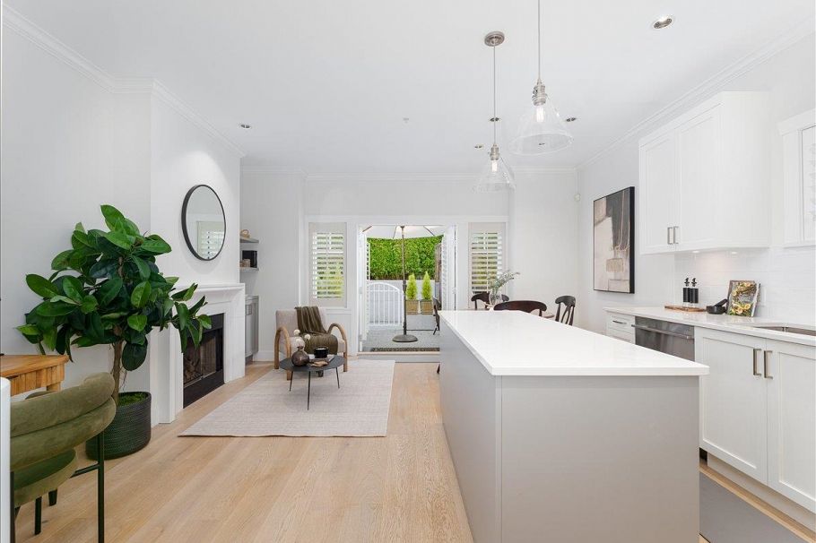 4448 W 8th Avenue Vancouver, BC - 6