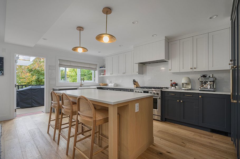 3250 W 37th Avenue Vancouver, BC - 11