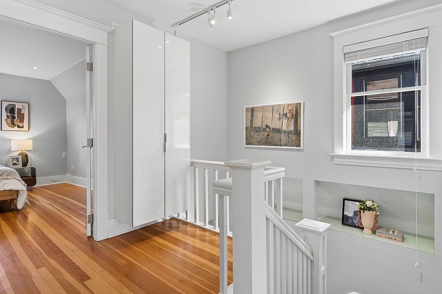1204 E 14th Avenue Vancouver, BC - 12