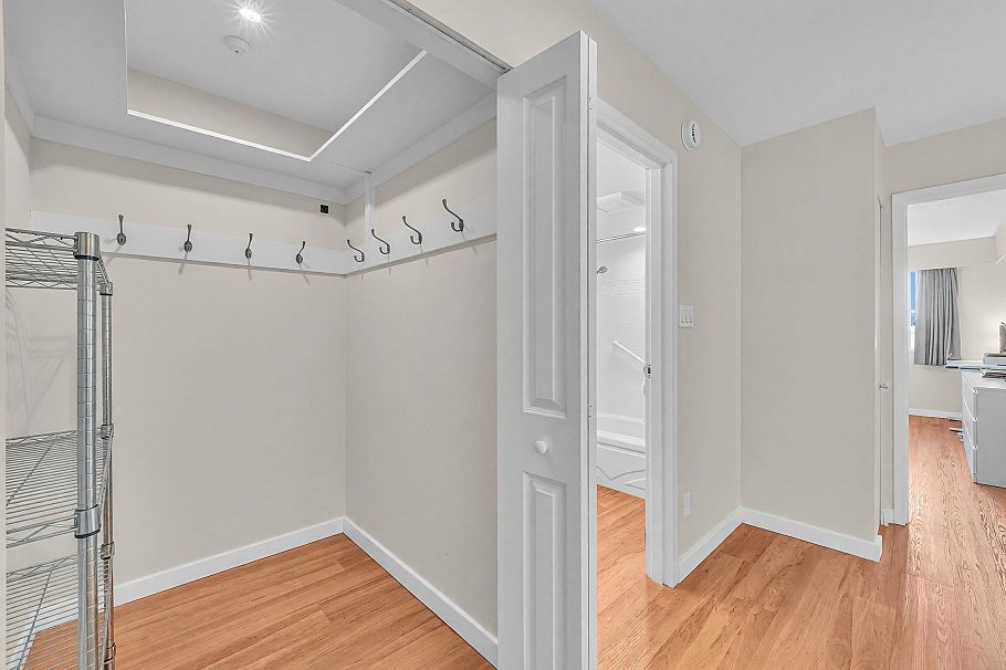 205 252 W 2nd Street North Vancouver, BC - 13